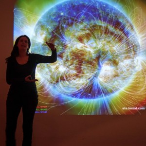 Lucie shows the Magnetic Field lines of the Sun